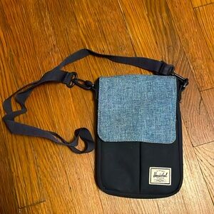 Herschel IPad Mini Over the shoulder pouch